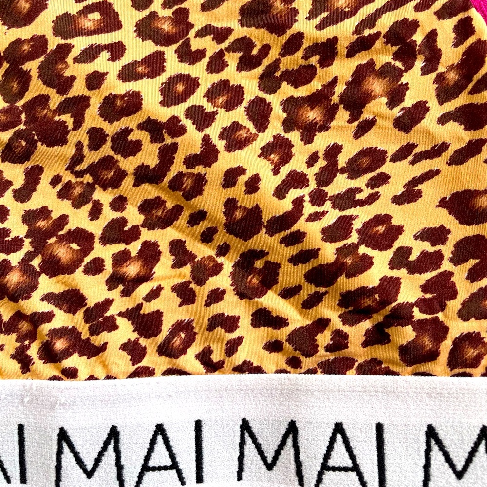 MAI Deluxe Active top in small Safari print 😍 🔥